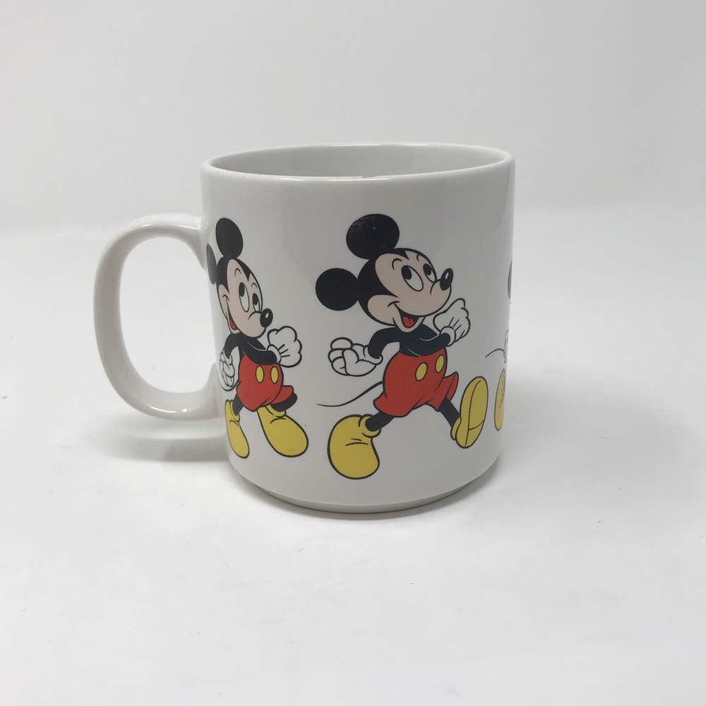 Vintage Mickey Mouse Disney Korea Mug 🦩
